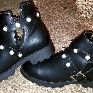 Clarice Black and Pearl Women's Ankle Boots Size US 9